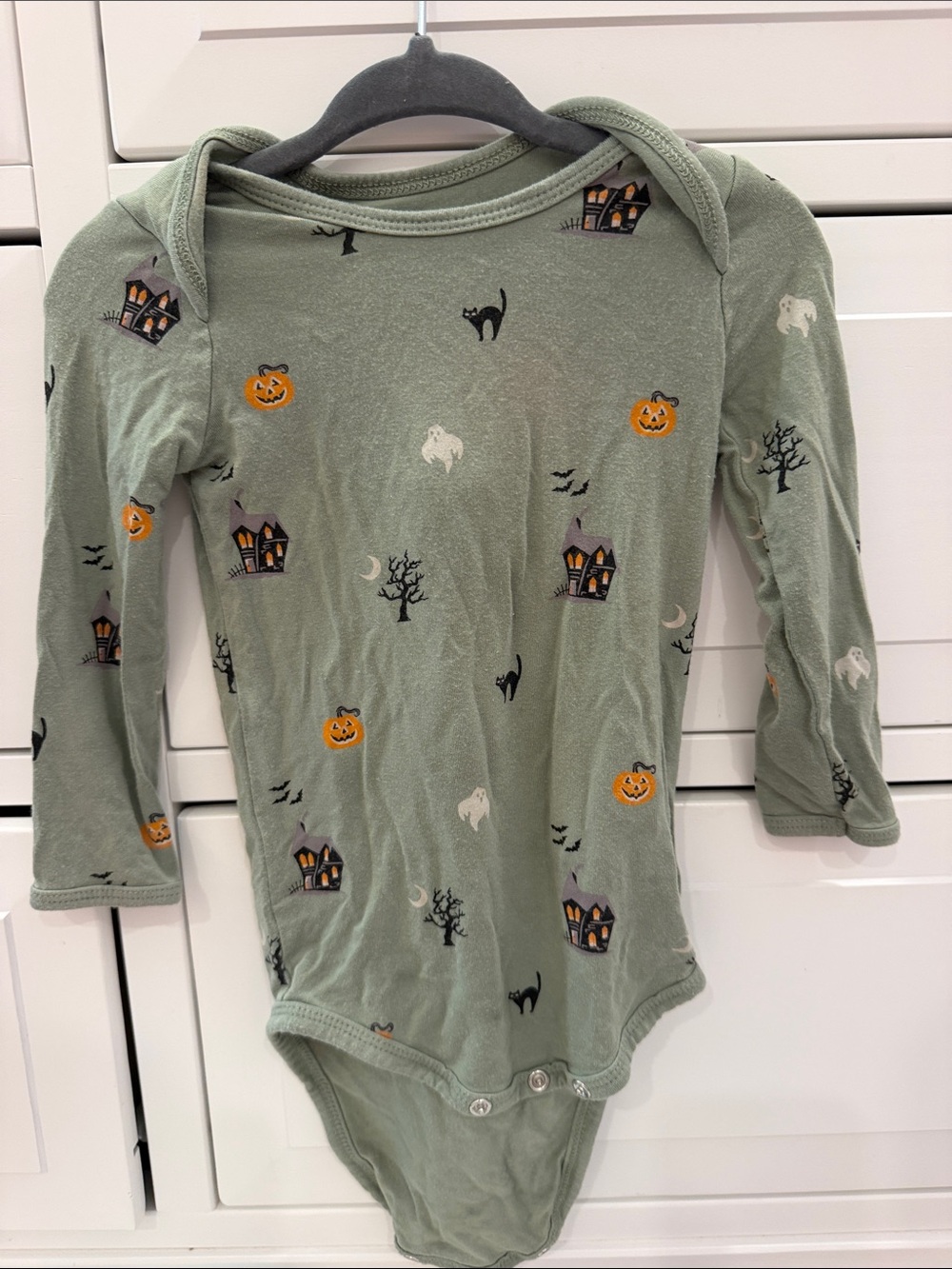 Kyte BABY Sage Green Halloween Print Long Sleeve Bodysuit